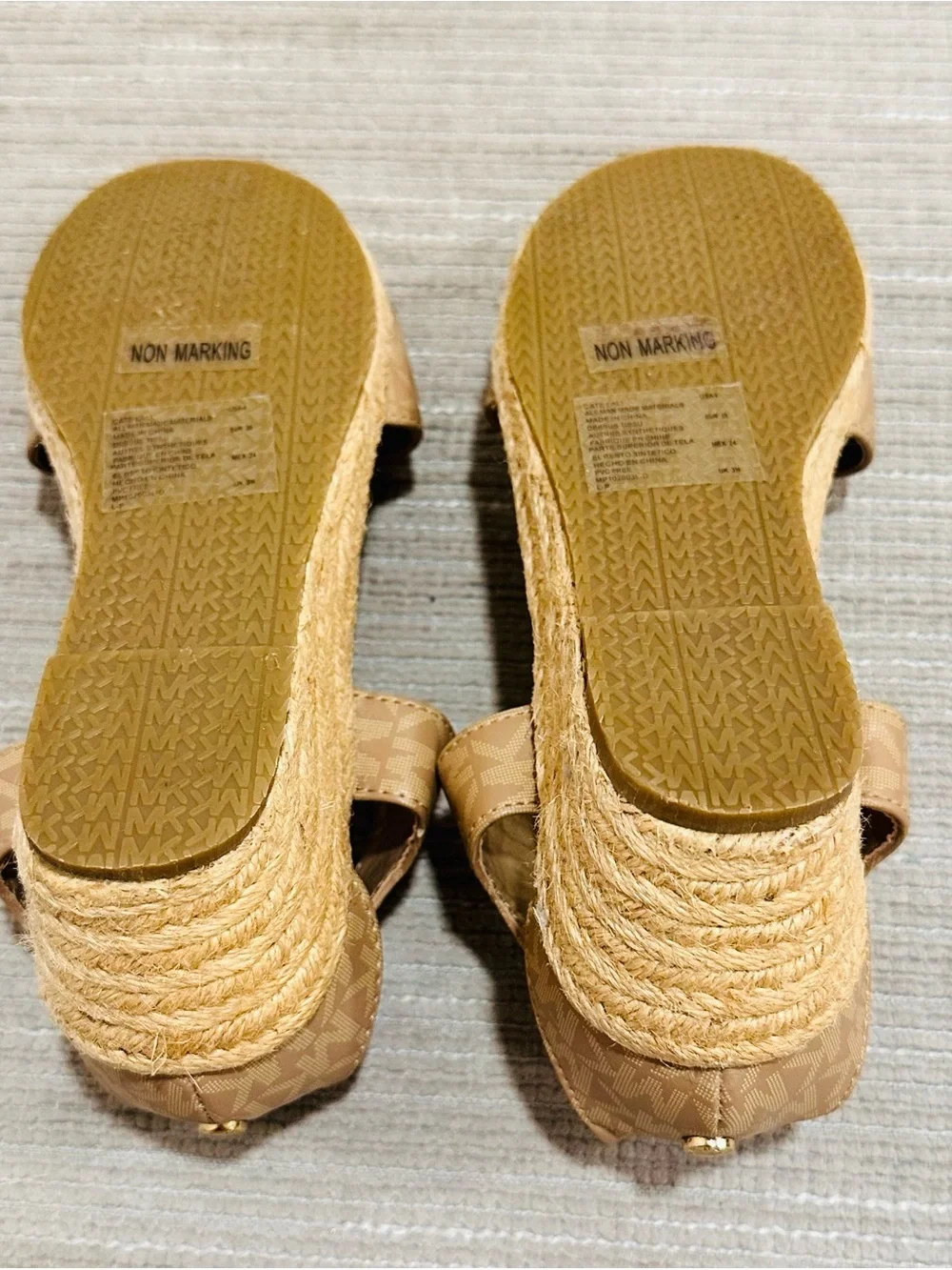NWOTMichael Kors Berkley Girls Kids Wedge Sandals Shoes Size US 4 Youth / EUR 35